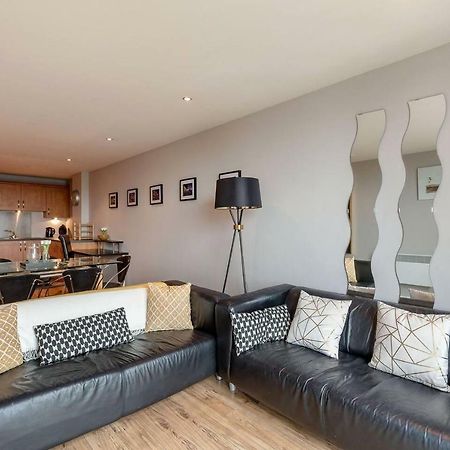 Modern Riverfront Apt. 10 Mins From Hydro/Secc Glasgow Exterior photo