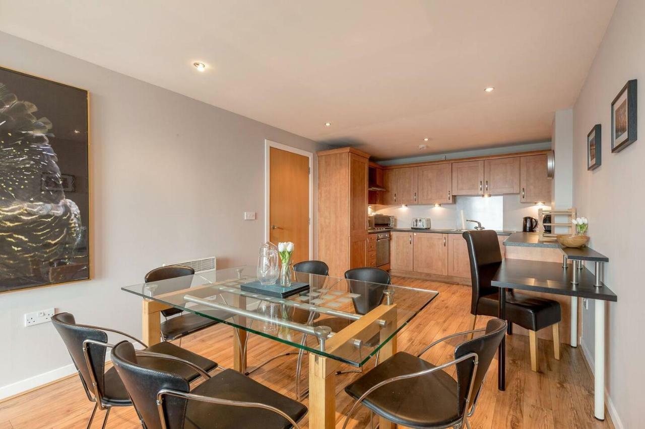 Modern Riverfront Apt. 10 Mins From Hydro/Secc Glasgow Exterior photo