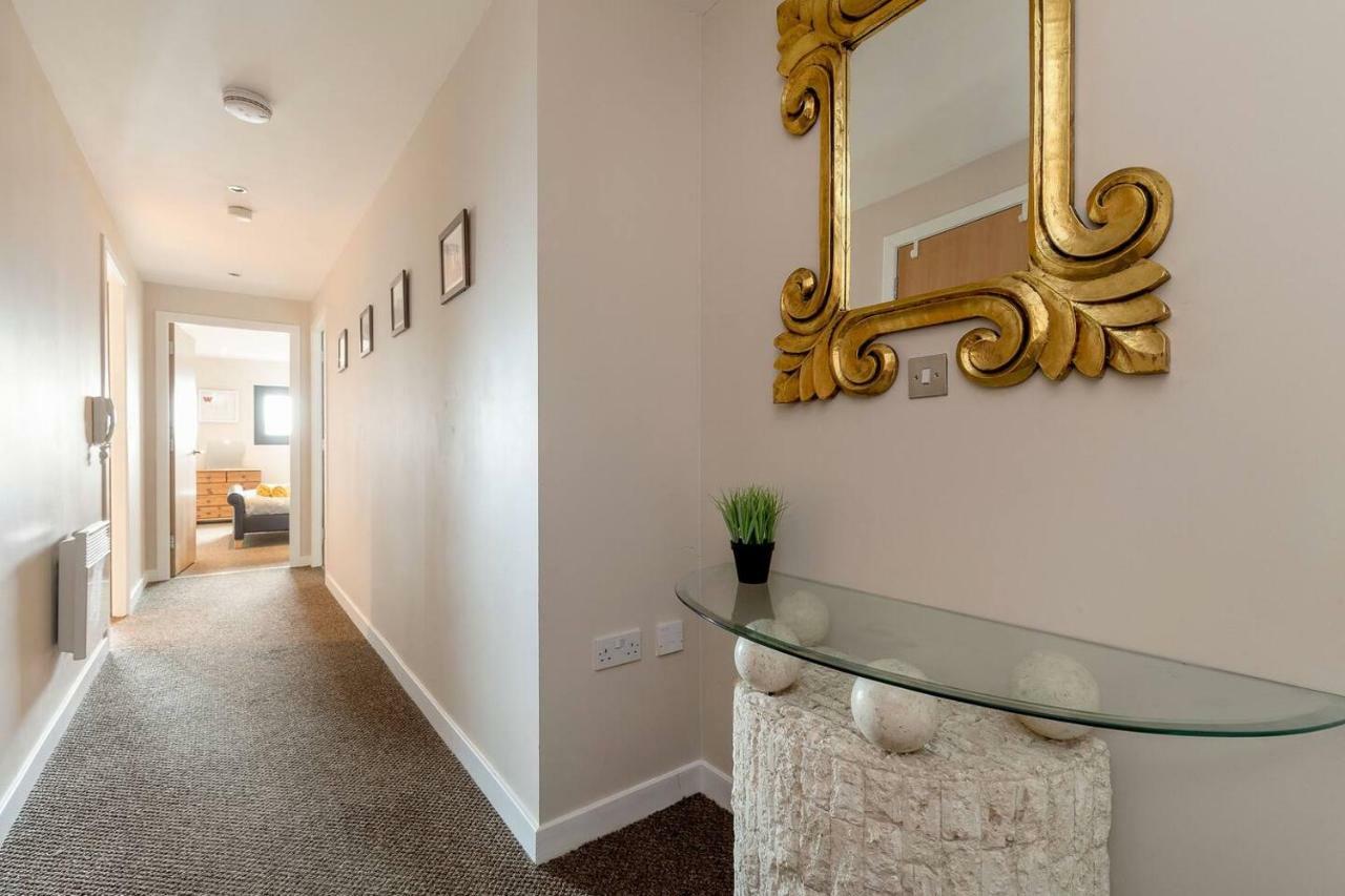Modern Riverfront Apt. 10 Mins From Hydro/Secc Glasgow Exterior photo